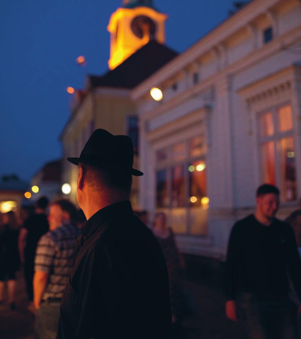 16 00 Savilanpuisto soi! 29 Livemusiikkia ja pitsimissejä, juontajana Joel Tervonen. 16.00 Terveiset Kreetalta! 70-vuotiaan Rauman Poikasoittokunnan kesäinen konsertti.