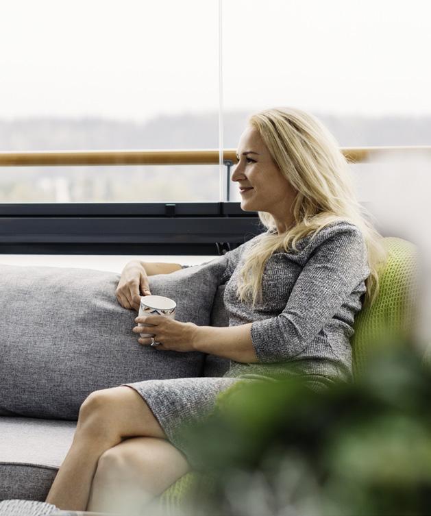 Kaupungin rytmi kuljettaa löydöstä toiseen, terästää uteliaisuuteni ja pitää hereillä.