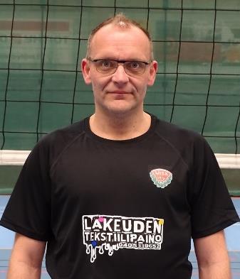 Elli Yleispelaaja/keskitorjuja 5 Hirvelä Sanni Yleispelaaja/libero 9 Sandvik