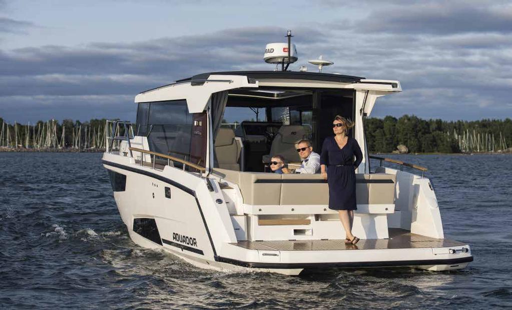 Astiasto 6 hengelle Defroster Jääkaappi 130 L Kansiluukku Kansivalot (LED) Karttaplotteri 16 /mittaristo Kattoluukku, lasia, sähköinen Kattoluukku, soft-top, sähköinen Kiintotankki 599 L Liesi