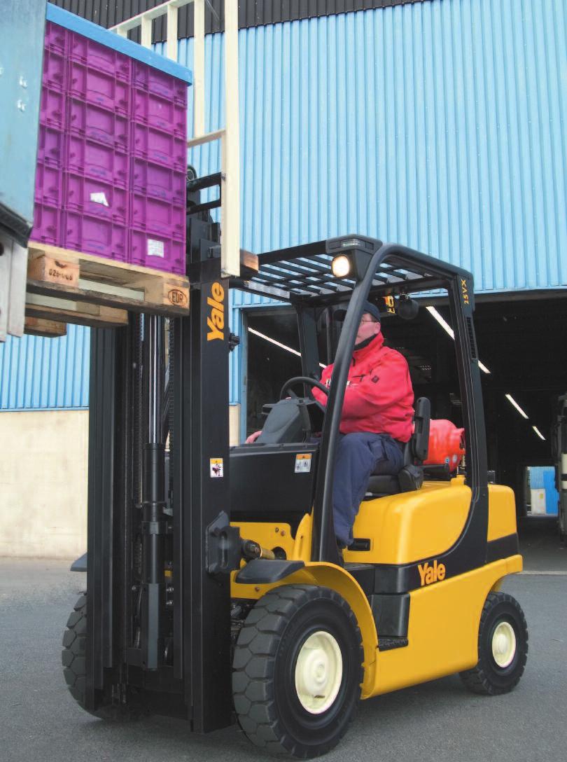9 Kolme vaihteistovaihtoehtoa options Saatavana on kolme Yale-vaihteistoa: 1600kg 2000kg: Standard Electronic Techtronix 100 2000kg 3500kg: Standard Electronic Techtronix 100 Techtronix 200X Kaikki