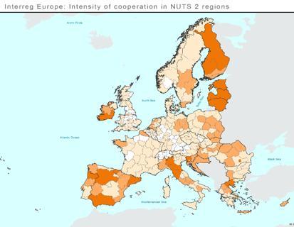 Alueiden välisen yhteistyön ohjelmat INTERREG EUROPE (kokemustenvaihto alueiden kehittämiseksi) Koko EU + Norja ja Sveitsi Mahdollisesti päättymässä/siirtymässä osaksi RR-EAKR ESPON