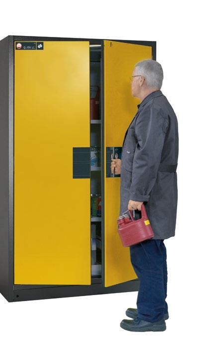asecos-innovaatio: Q-PEGASUS AGT kätevä käsitellä yhden käden käytettävyys kaksiovisissa kaapeissa vedä vain oikean oven kahvasta vasen ovi aukeaa samalla kuin taikaiskusta voit pidellä astiaa