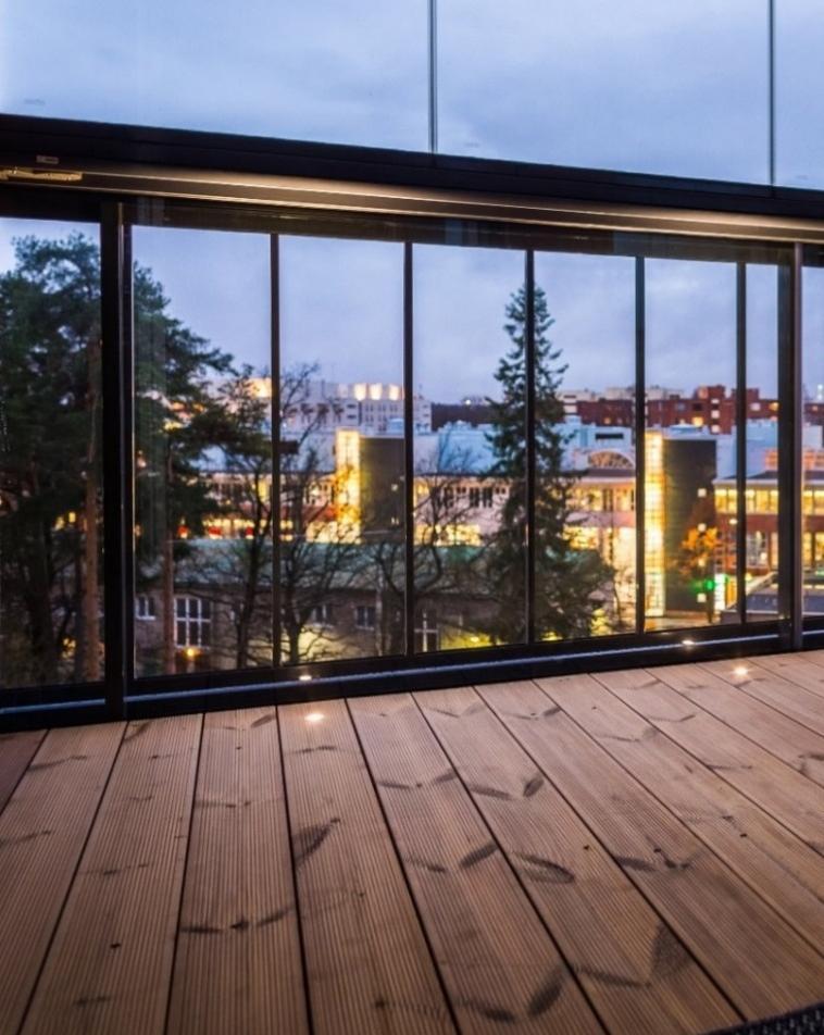 Parveke Parvekkeen lattiaritilät q Puuritilät