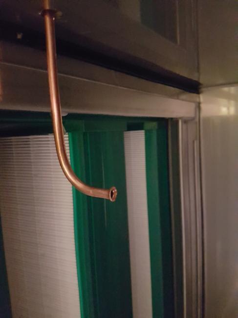 41 Huoneet olivat osittain eri kokoiset ja sitä kautta myös huoneisiin puhallettavat ilmavirrat olivat erilaiset. Taulukossa 6 on esitetty eristyshuoneiden koot (m 2 ) ja ilmavirrat (l/s).