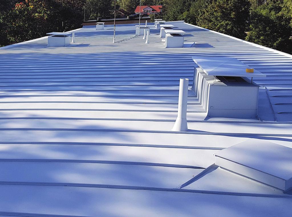 NOWO ROOF TOP WB UV-kestävän ja elastisen pinnoitteen, jolloin valmis kattopinta kestää erinomaisesti lämpötilan vaihteluita ja sään vaikutuksia ilman halkeilua.
