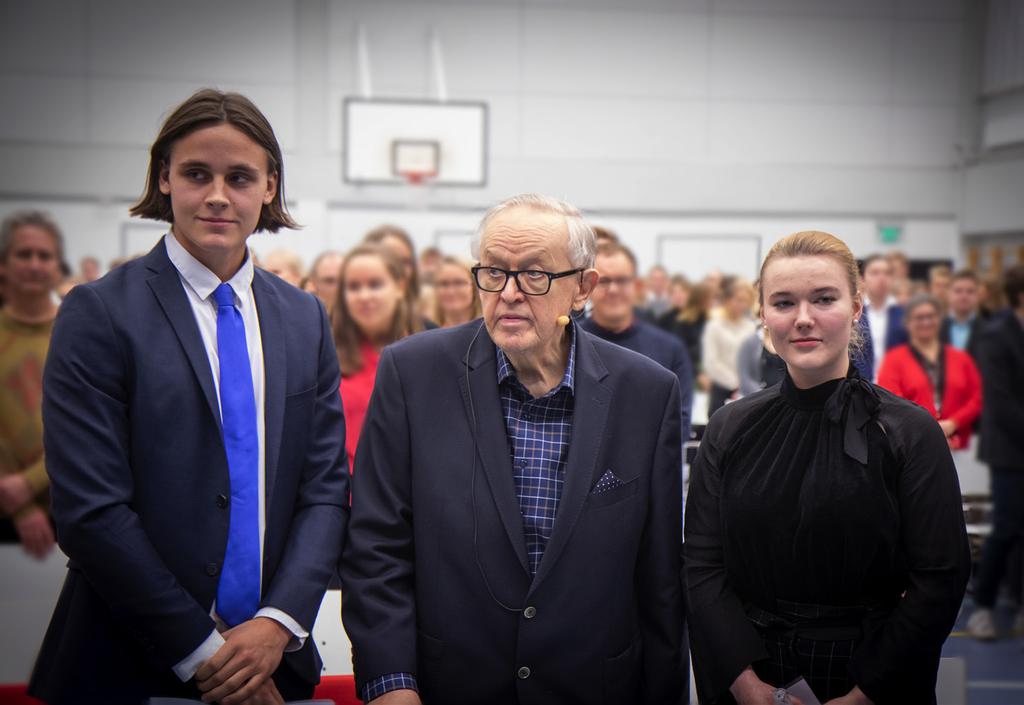 Ahtisaari-päivät Vuosittain vietettävät valtakunnalliset Ahtisaari-päivät tuovat rauhanvälityksen kaikkiin suomalaisiin kouluihin.