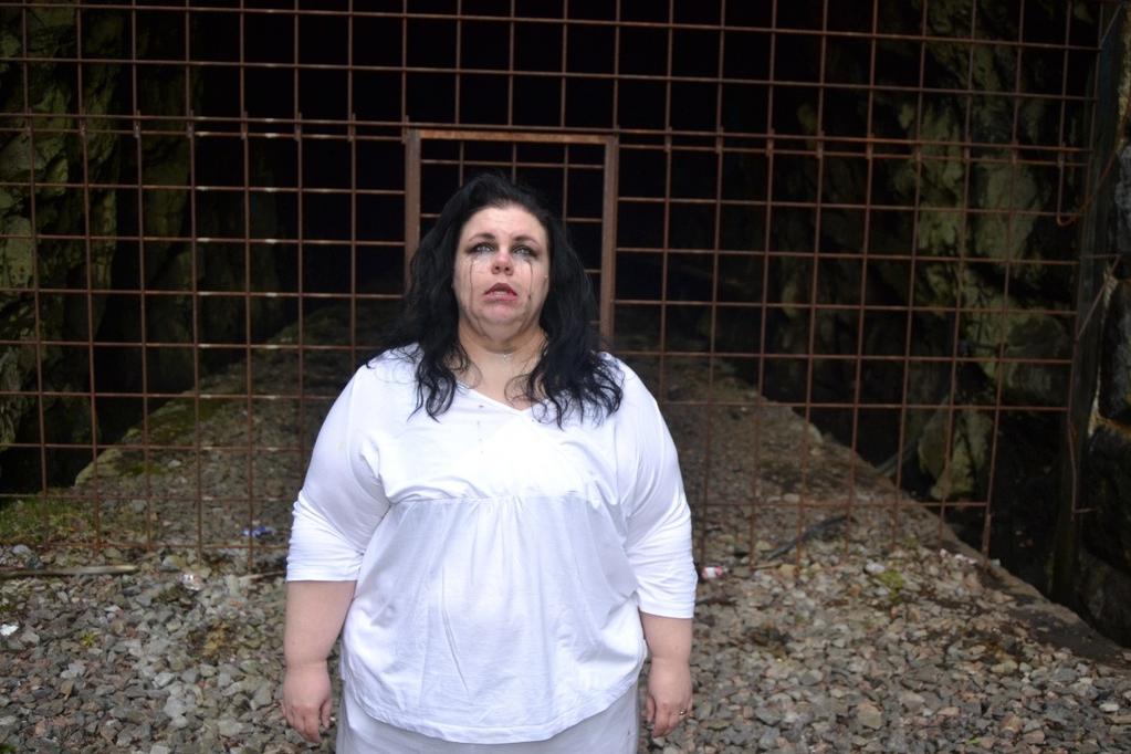 60 Kuva 13. Laura K: Toinen työpaja heittäydytään parikuvaukseen (osallistujan luvalla).