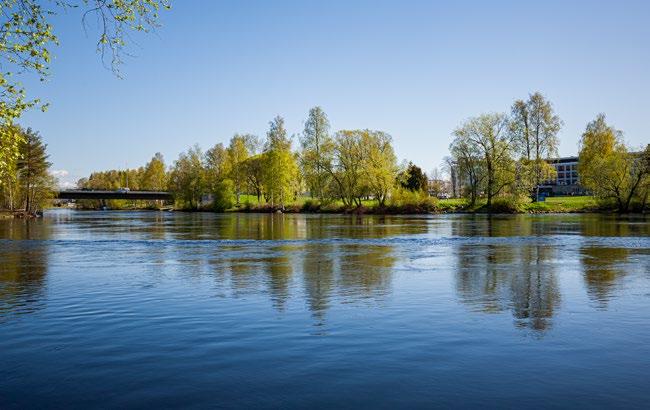 Lämmitysjärjestelmä on kaukolämpöön kytketty lattialämmitys. Asunnoissa on huoneistokohtainen vedenmittaus.