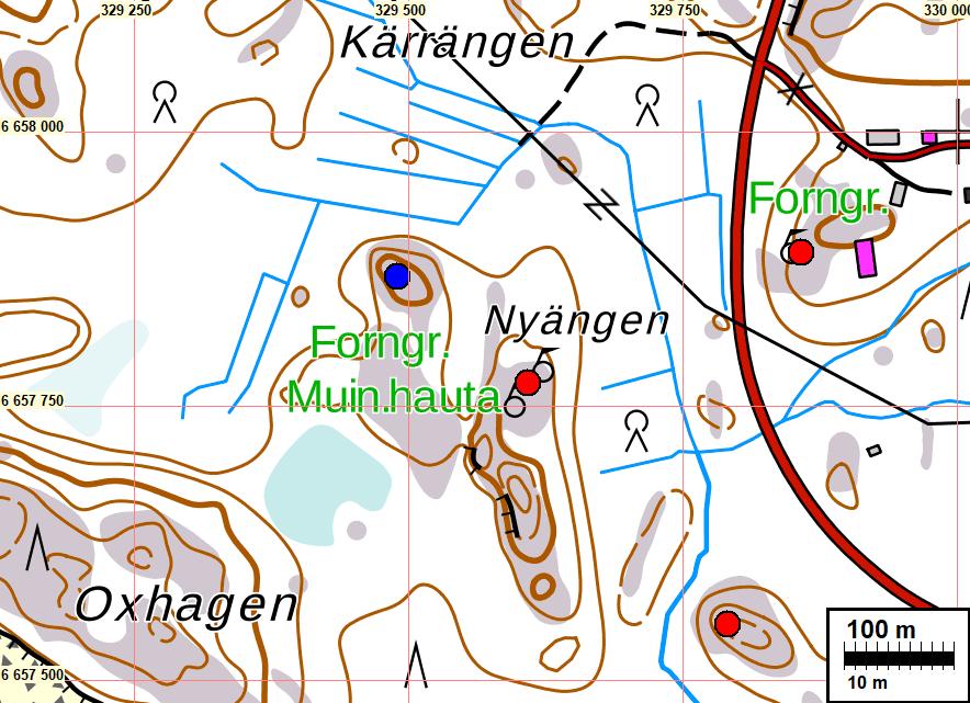 Ennallistetun röykkiön ympäristöstä tunnetaan useita muita