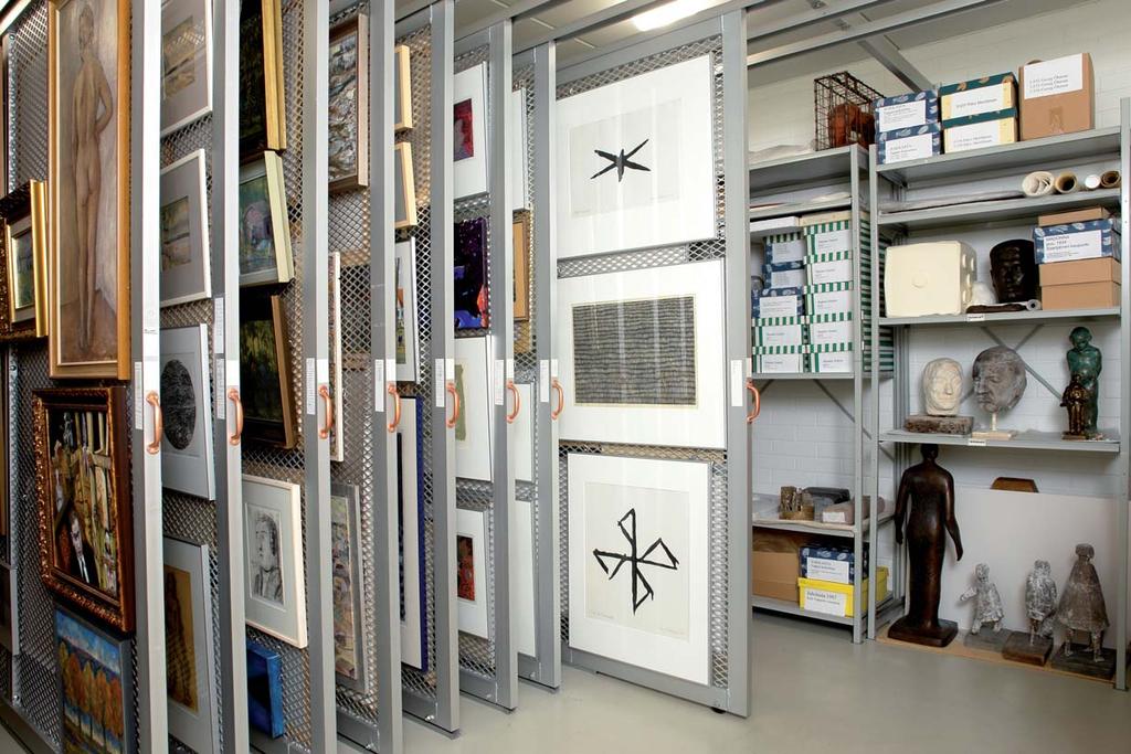 myös museomestari, hankekohtaisesti määräaikaiset projektityöntekijät ja korkeakouluharjoittelijat sekä tilapäinen valokuvaaja ja freelancer-konservoija.