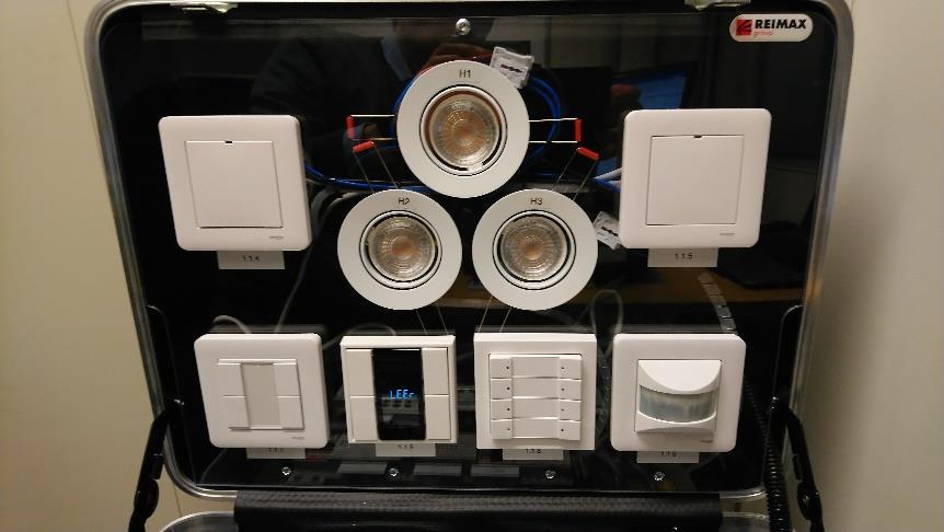 1. KNX-salkku Kuva 1. KNX-salkun yläosa. Kuva 2. KNX-salkun alaosa.