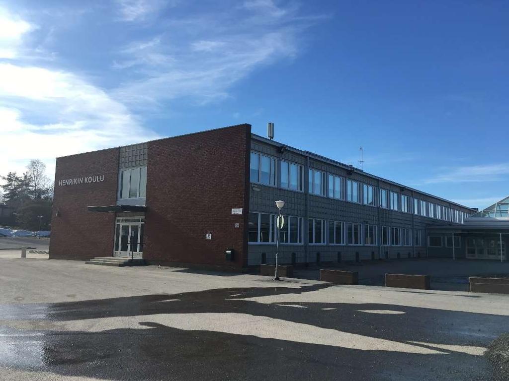 Nosto Consulting Oy 8 (25) Rakennettu ympäristö Suunnittelualue sijaitsee Nousiaisten keskustassa ja alueella sijaitsee Henrikin