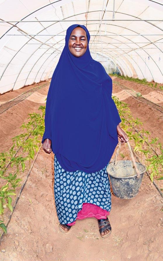 NAISYRITTÄJÄT KEHITTÄVÄT SOMALIMAATA 432 yrittäjää tuettu 423 pienyrittäjää sai tukea yritystoiminnan kehittämiseen Kuva: Siru Aura INVESTOINTI VETEEN KANNATTAA Naisten taloudellinen osallistuminen