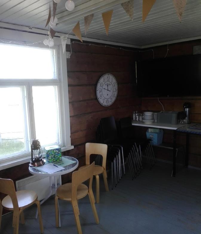 Sivu 9 Marjaniemi Marjaniemi on Hailuodon länsireunassa sijaitseva alue, jossa sijaitsee jo aiemmin mainittujen Luotsihotellin ja Ravintola Luodon lisäksi useita liikkeitä ja myymälöitä vierailijan