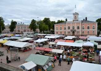 1800-luvun kaupunkisuunnittelua ja Loviisan kauppaporvareiden vaurautta ilmentävänä arvokkaana nähtävyytenä.