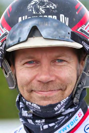 Mika Forss oli jälleen valtakunnallisen ajajaliigan ykkösnimi. Forss on hallinnut ohjastajien liigaa yhtäjaksoisesti vuodesta 2010 lähtien. Kuva: Anu Leppänen.