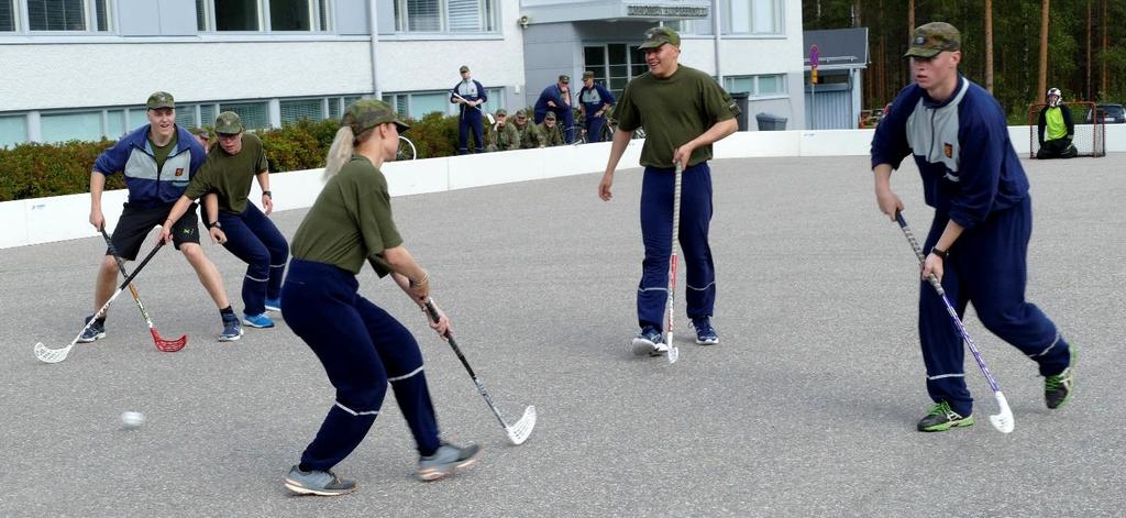 Varusmiesten liikuntakerho Sotilasurheiluliitto järjestää varusmiehille vapaa-ajan liikuntakerhotoimintaa (VLK) yhdessä sotilasurheiluseurojen ja varusmiestoimikuntien kanssa.