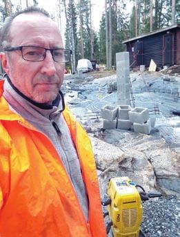 Perinteet kohottavat yhteishenkeä ja niillä on velvoittava vaikutus "Killan ja lennoston yhteistyö sujuvaa, mutta kiltatoiminnalla riittää haasteita" Veli-Antti Huotarinen Karjalan lennoston killan