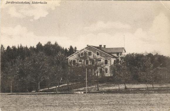 Vuonna 1863 Söderkullassa avattiin Wikbergin johdolla maatalouskoulu.