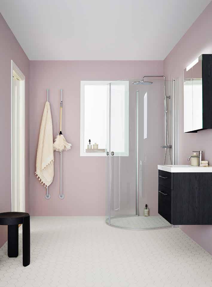IKKUNA KYLPYHUONEESEEN Ajat muuttuvat ja varsinkin vanhemmissa taloissa kylpyhuoneen ikkuna voi olla keskellä seinää, sillä kylpyhuone on aikoinaan suunniteltu kylpyammelle.