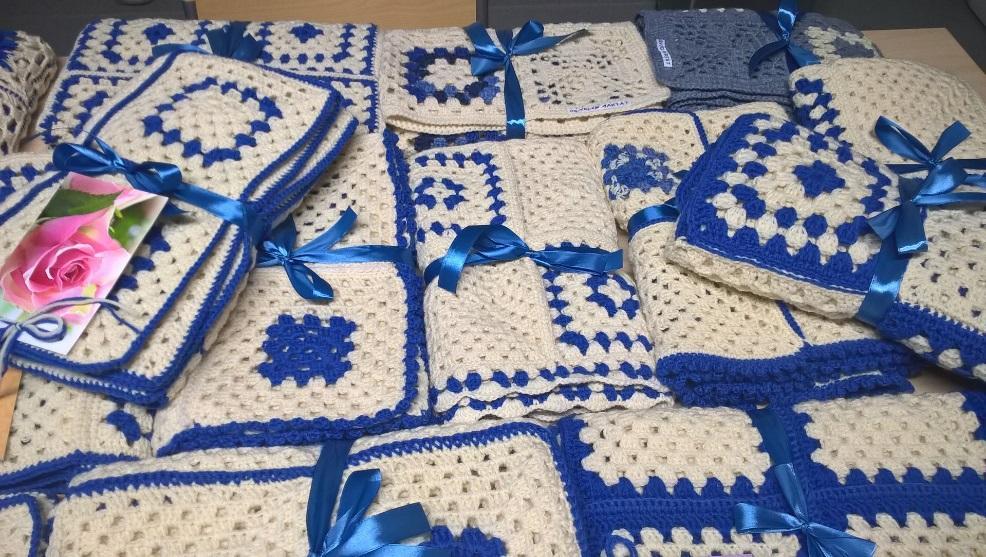 Suomi 100 -juhlavuoden käynnistyessä Oriveden Martat käynnistivät Järjestöjen talon hankekoordinaattorin avulla vauvanpeittokampanjan, jonka tavoitteena oli saada kuntalaisten virkkaamana 100
