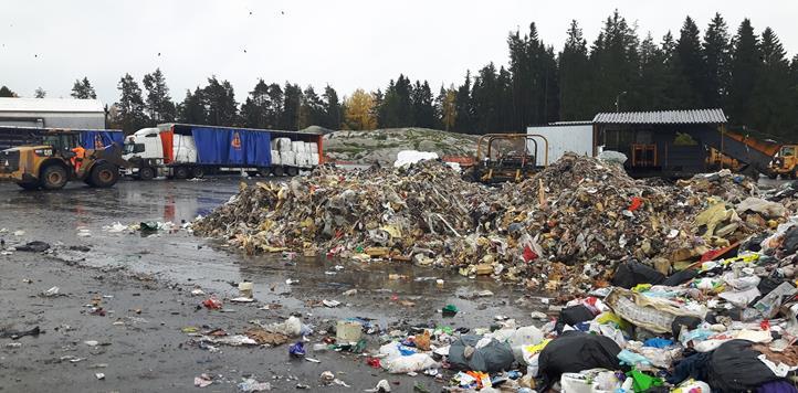 Havaintoja kenttäkäynneiltä Jätekeskusten