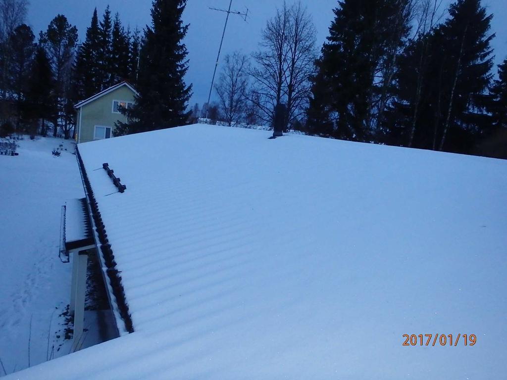 14 9.2.6 Vesikatto ja siihen kuuluvat varusteet Talossa on harjakatto ja vesikatteena ruuvikiinnitteinen poimupeltikate.
