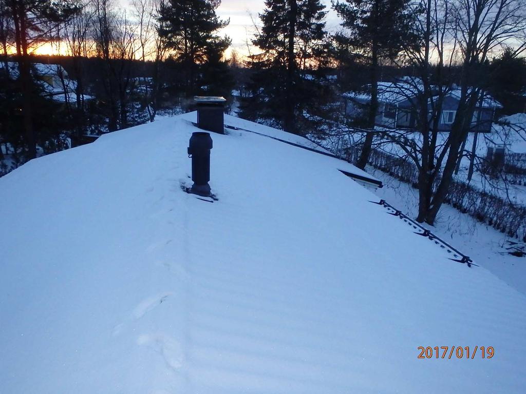 20 9.5 Ilmanvaihto 9.5.1 Rakennuksen ilmanvaihto Rakennuksen ilmanvaihto on toteutettu poistoilmanvaihdolla (2 huippuimuria).