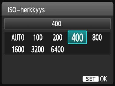 i: ISO-herkkyyden muuttaminen valon mukaann Määritä ISO-herkkyys (kuvakennon herkkyys valolle) ympäröivän valaistuksen mukaan. Peruskuvaustiloissa ISO-herkkyys määritetään automaattisesti (s. 93).