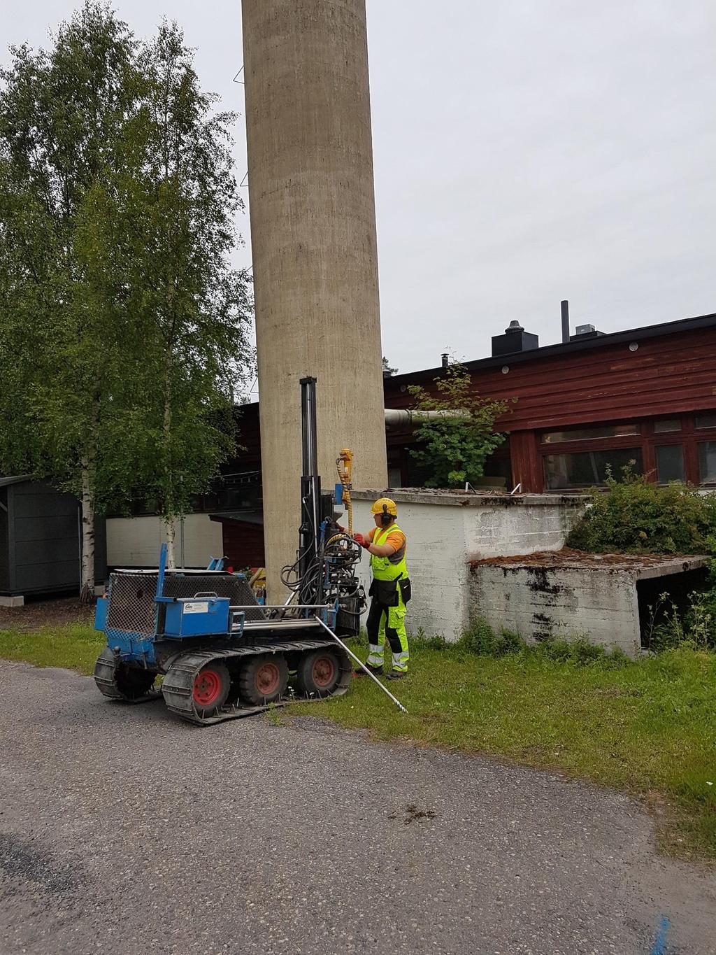 Valokuvia alueelta Kuva 1. Pisteen KP2 kairausta. (3.