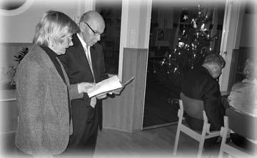 vieraanamme fysioterapeutti Anne Gråholm-Maartonen motivoimassa meitä liikkumaan ja terveelliseen elämään. Suomen Parkinson-liiton kevätliittokokous Joensuussa 16.4.