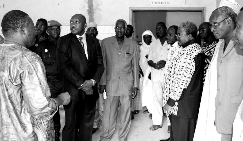 Sidi Mohamed, se sont déplacés dans la matinée de samedi au niveau de certains bureaux de vote de la commune 2 de Maradi et de la commune urbaine d Aguié pour s enquérir du déroulement du vote.