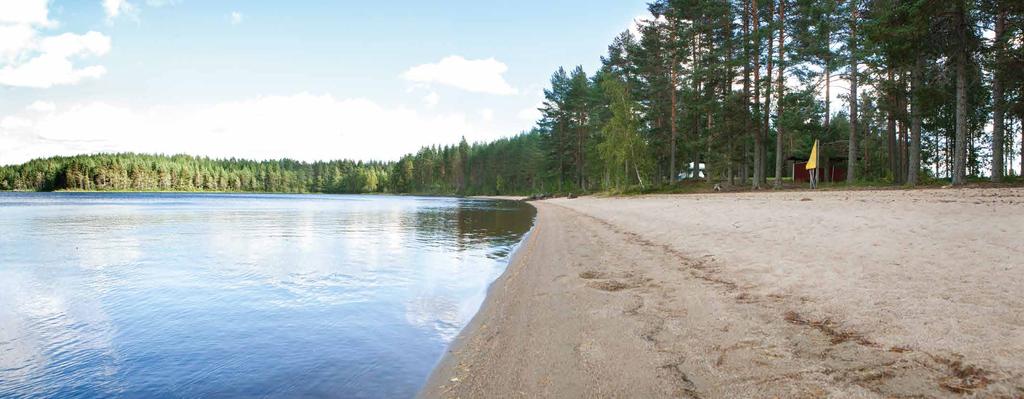 On rantaan Ruhkarannan ruuhka! Ei Helsingin Mustikkamaan juhannus kiinnosta ketään! Ei ketään! Renkaat huutaa vasten kuumaa pintaa asfaltin.