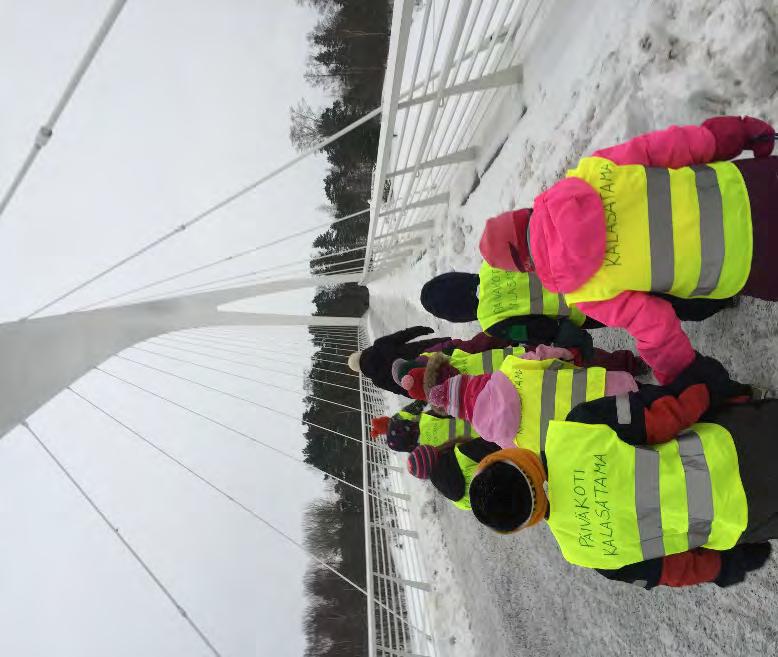 Ennen lähtöä kerrataan liikenteessä liikkumisen ohjeita ja