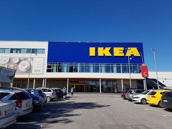 Kestävä kilpailuetu (competitive advantage) Ydinosaaminen * resurssit * fokus Entä uudistuminen ja rönsyt?