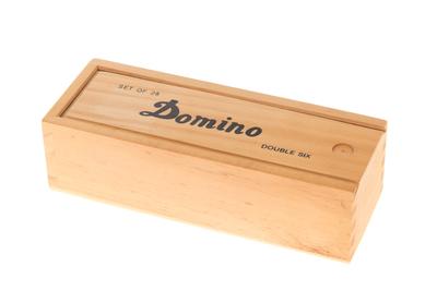 3 kpl puisia ja 3 kpl metallisia tehtäviä. 297314 DOMINO (4,96 24%) Pakk.