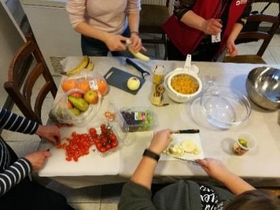 Toiminnasta saadun palautteen perusteella erilaiset ryhmätoiminnot ovat antaneet uusia näkökulmia muistisairauteen sekä omaan hyvinvointiin.