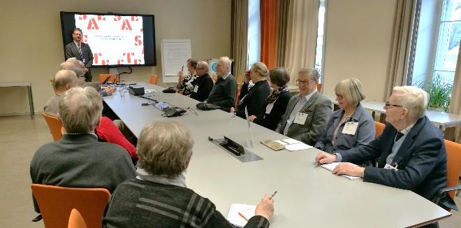 Vuosien aikana on ollut erilaisia toiminnallisia ryhmiä, keskustelutilaisuuksia sekä retkiä ja tapahtumia, joihin kaikkiin puolisot ovat osallistuneet yhdessä.