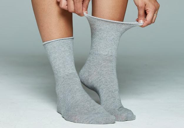 WOOL SOFT HOLD SOCKS Ohuet sukat pehmeästä villasta. Kiristämätön varsi sekä saumaton varvasosa. Elastaani pitää sukan hyvin ylhäällä eikä purista jalkaa.