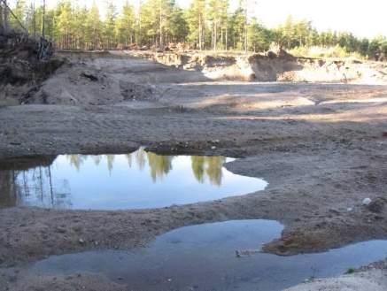 Syksyllä 2014 tehdyissä maastokartoituksissa havaittiin, että Karhinkankaan, Pesäkankaan, Tiaisenkankaan ja Rahkosenharjun pohjavesialueilla on vanhoja ottoalueita, joilla on yhä suuria varastokasoja