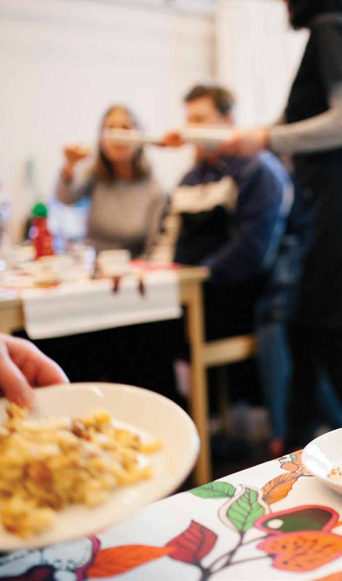Sosiaalinen kiertotalous Visiomme on, ettei kukaan ja mikään menisi hukkaan.