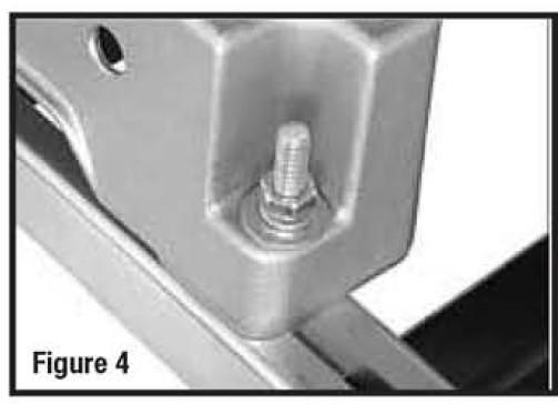 (See Figure 5)Secure offset brackets (10) to quick release saw mounts (5)as shown. Brackets can be used on the front or rear of saw mounts 2.