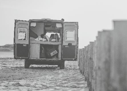 Vakiovarusteet. M D I G T I I V 7 VUOTT R M I Y S T U R V Y usta suintiat Kori Keittiö vesi Tekniikka Pesutiat FIT Ducato 2, MJet, 88 kw (20 hv), URO 6 Päiväajovaot Kujettajan turvatyyny SP sis.