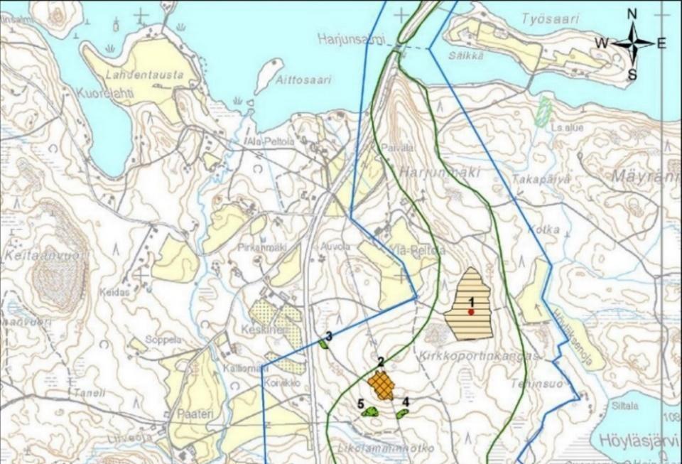 POHJAVESIALUEIDEN SUOJELUSUUNNITELMA 37 Harjunmäen pohjavesialueen eteläosassa Kuhmoisten Sora Oy:llä on vuonna 2015 myönnetty maaainesottolupa sekä ympäristölupa kiviainesten murskaukseen ja
