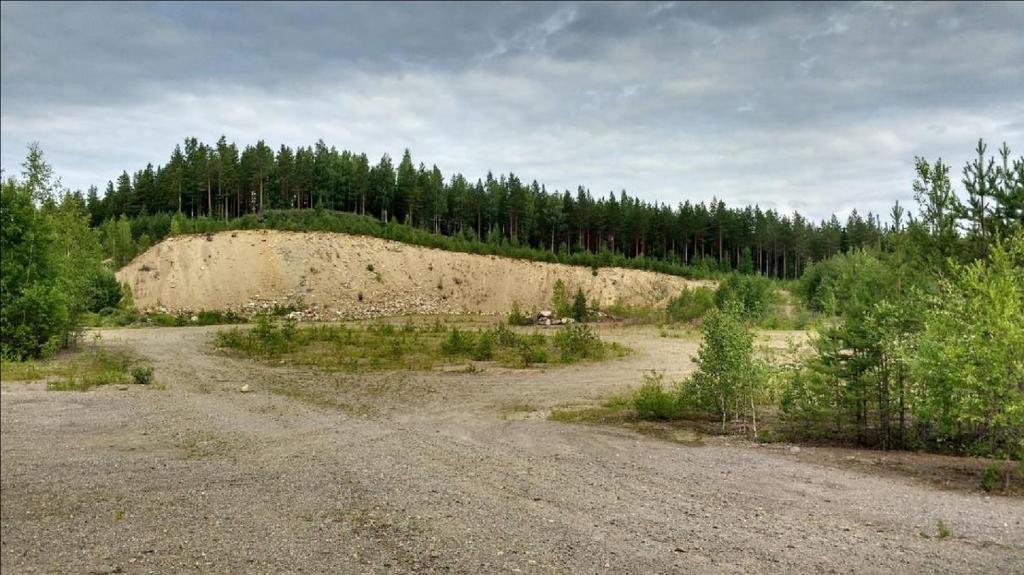 POHJAVESIALUEIDEN SUOJELUSUUNNITELMA 39 Destia Oy:llä on Kopsanharjun maa-ainesottoalueella Kuhmoisten kunnan rakennuslautakunnan myöntämä ympäristölupa soran murskaukseen ja seulontaan