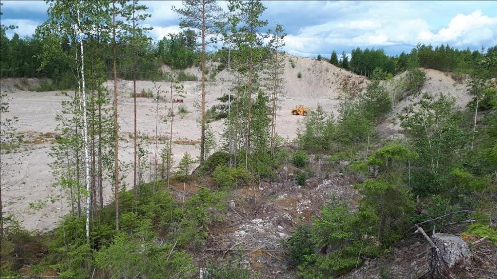 Maaainesottoalueen pinta-ala on noin 2,1 hehtaaria ja kaivualueen pinta-ala on lähes samansuuruinen.