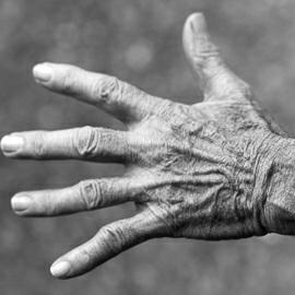 Kulttuurisuunnitelma osana laitoshoidossa asuvien ikäihmisten hoitosuunnitelmaa Arts & Health -lehdessä julkaistussa tuoreessa raportissa tarkastellaan Turku 2011 Kulttuuripääkaupunkivuoden aikana