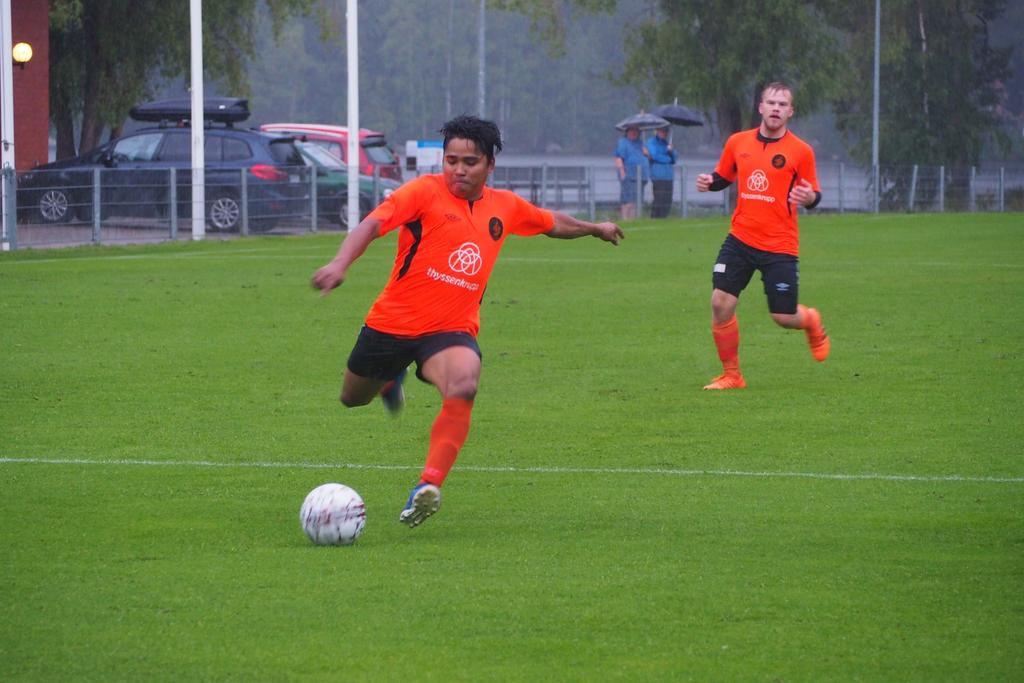 MIESTEN VIITONEN MIESTEN VIITONEN KESKI-SUOMI. Jämsänkosken Ilves 0 8-8 6. MSM Jyväskylä 9-8. Liikunnan Riemu Jkl 9-8. Suolahden Urho (P) 9 0-8 7. FC Soho Jyväskylä 8 9-6 6.