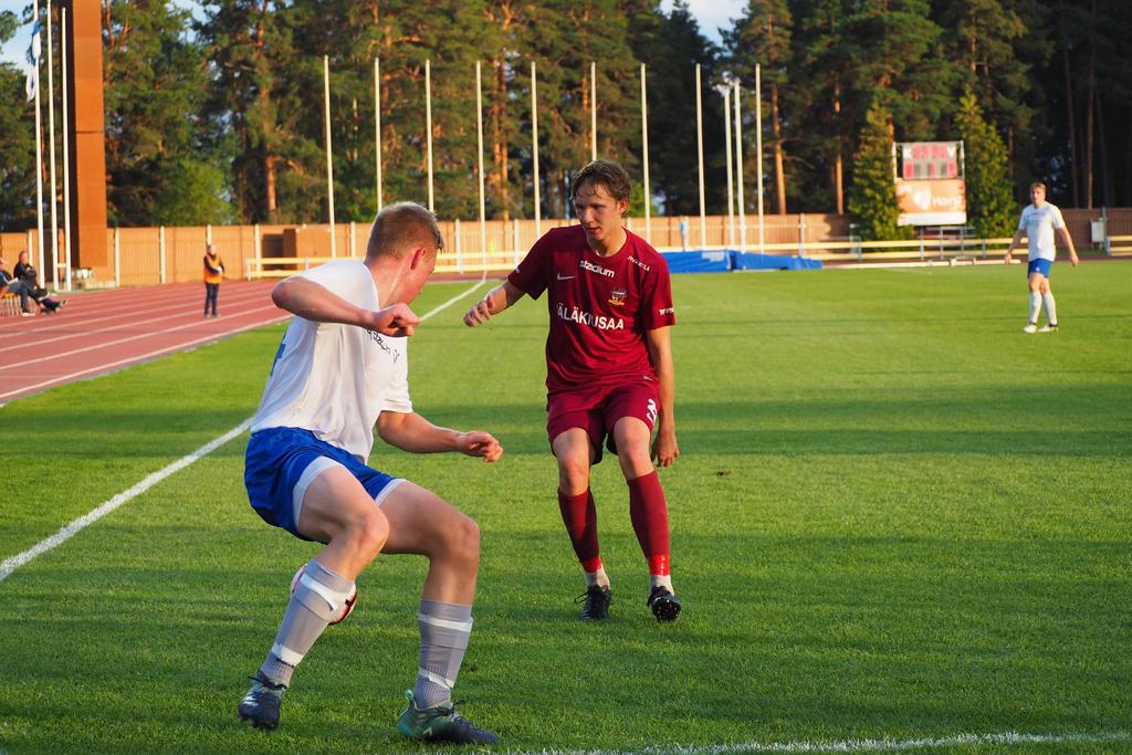 MIESTEN KOLMONEN 6. kierros KOLMONEN ITÄ-/KESKI-SUOMI - (-). FC Blackbird Jkl (M) 60-7 8 Barca JPS (. kierros). JJK Jyväskylä -7. SC Riverball Joensuu 7-0 Maalit: 9. -0 Venäläinen,. -0 Kärki,.
